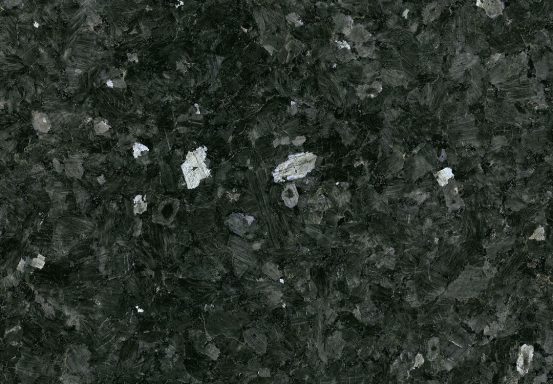 Dunkler Granit mit feinen hellen und weißen Einschlüssen.